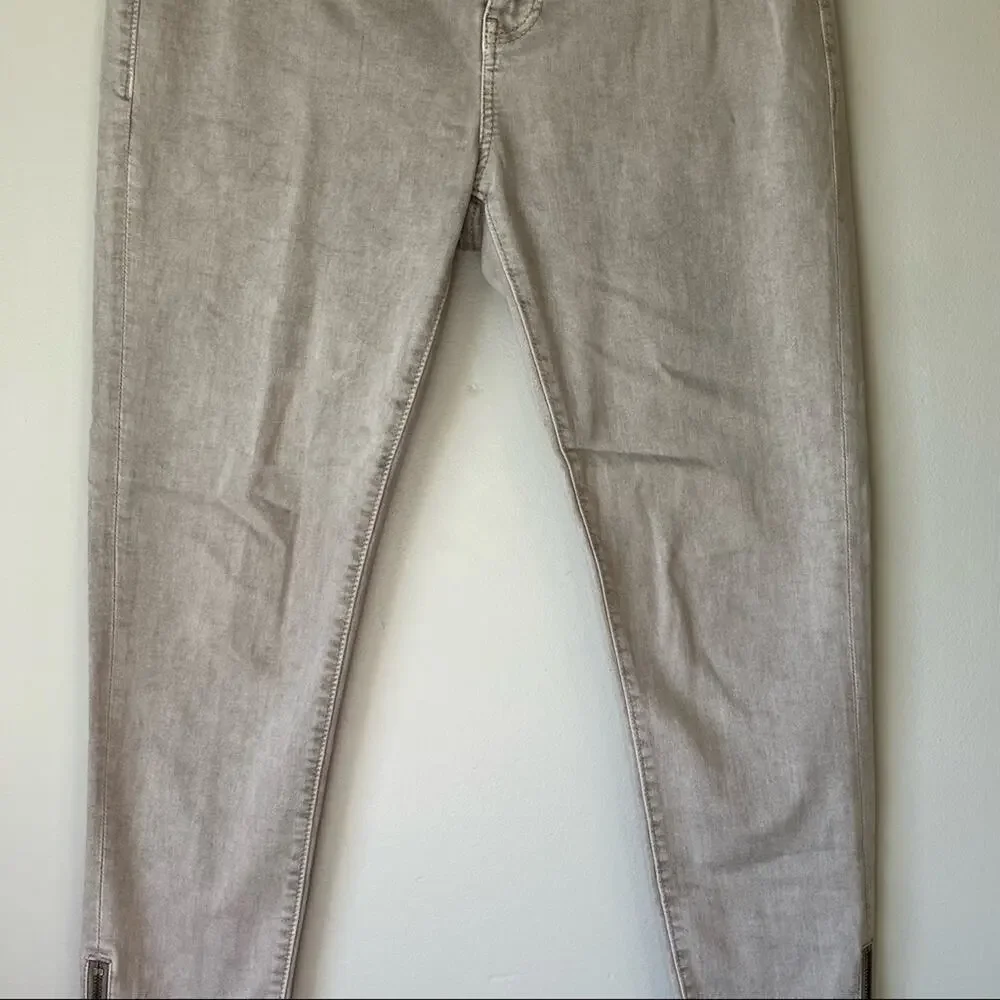 Buckle Black (Gray/Cream) Skinny Jean Size 28x27